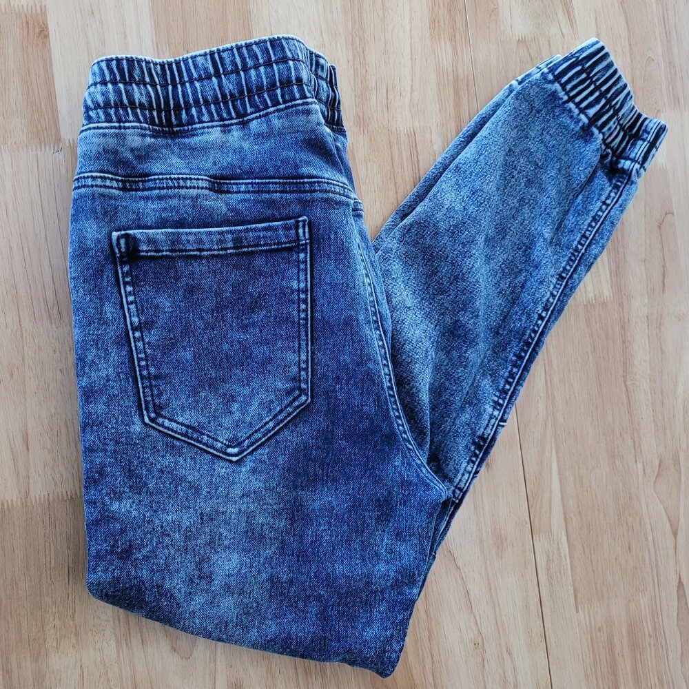 Zoo York Jeans ~ Size Large